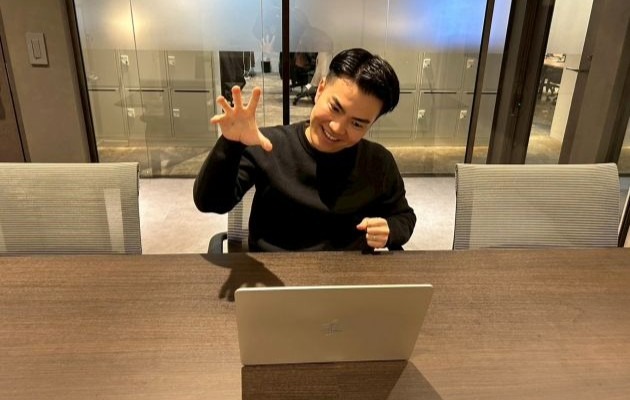 株式会社ReAMに転職してCAとして働く、社員の中條慎平さんの正面の写真